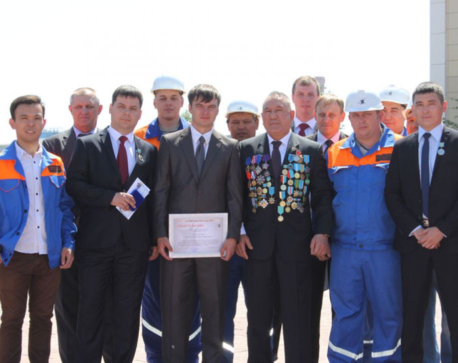 На Казахстанском электролизном заводе чествуют передовиков производства