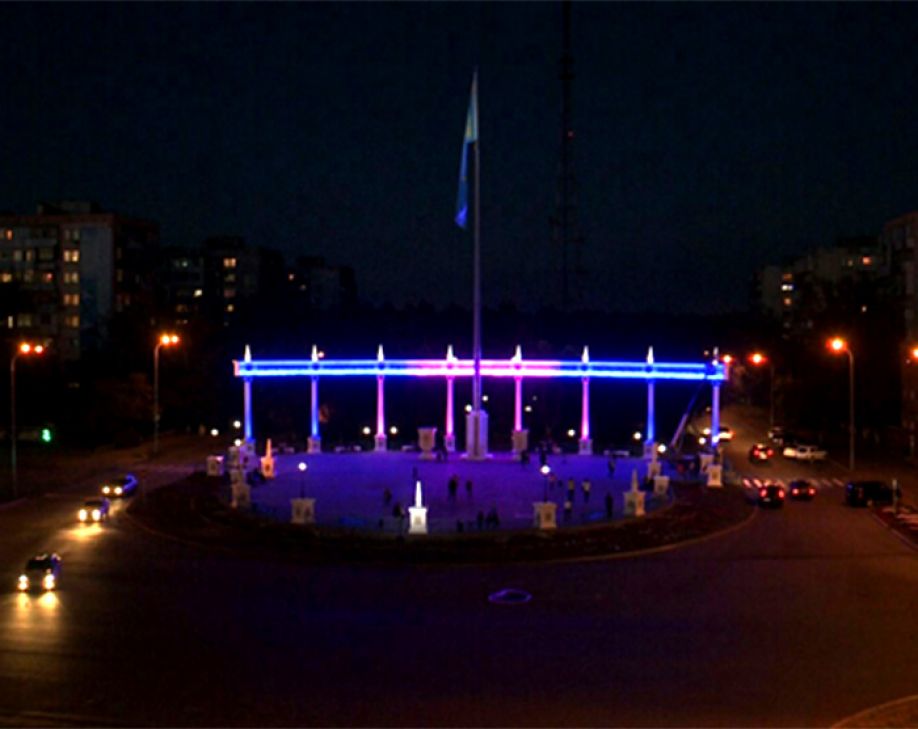 Засияли в ночи