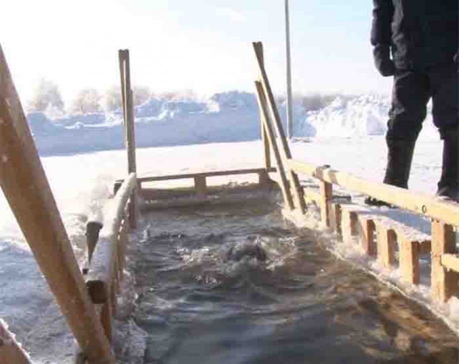 Первые павлодарцы окунулись в купели
