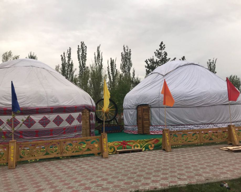 Юрты в парке Гагарина