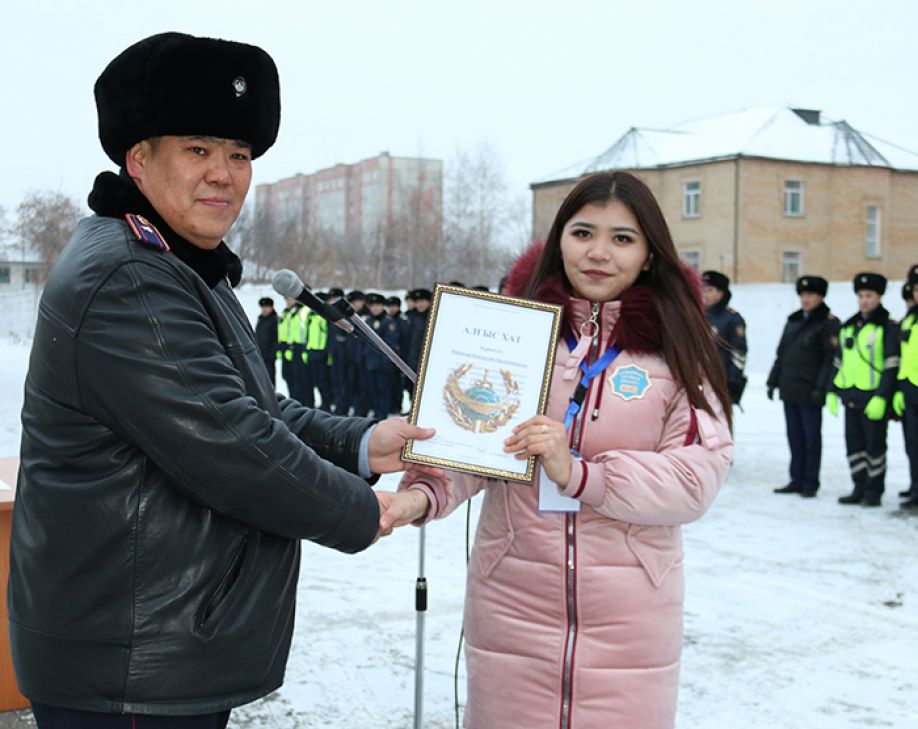 Помогая полиции