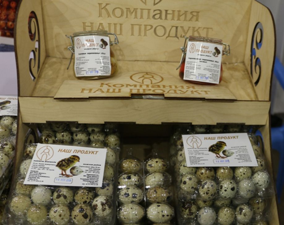Маринованное яйцо и копченое мясо перепелов