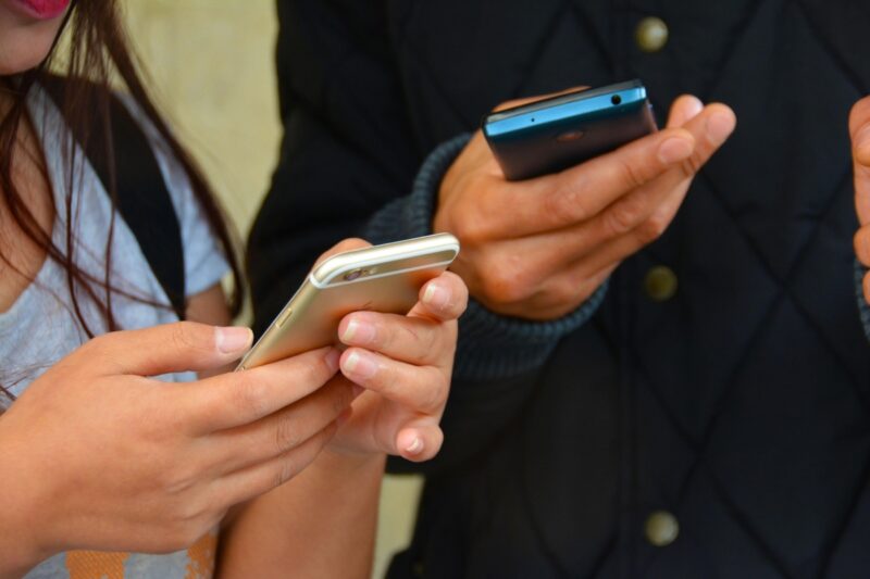 Нелегально ввозимые в Казахстан телефоны будут блокироваться — Минцифры
