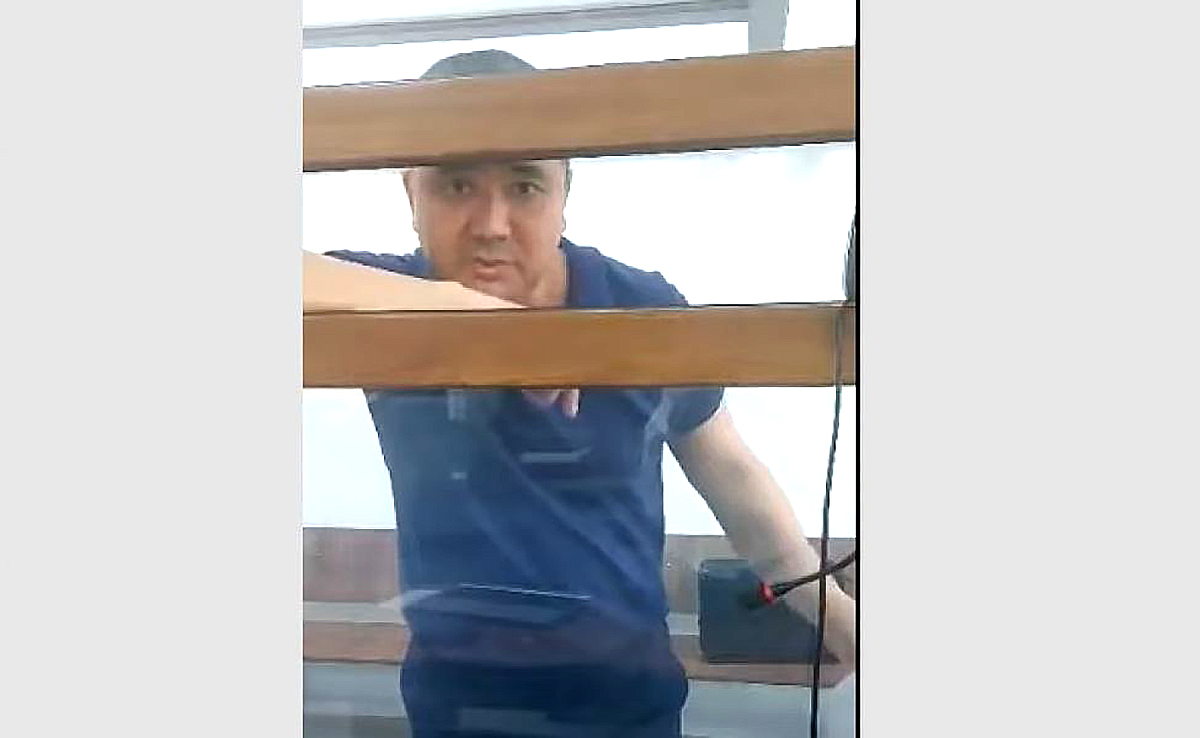 Нурлану Масимову запретили шептаться с адвокатами