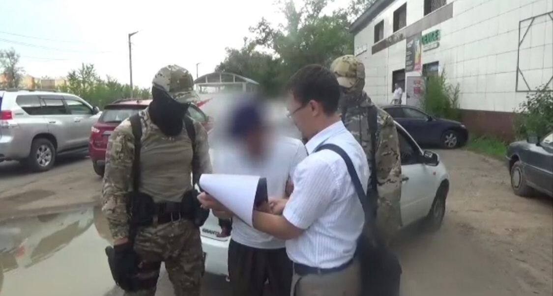В Аксу задержали банду вымогателей