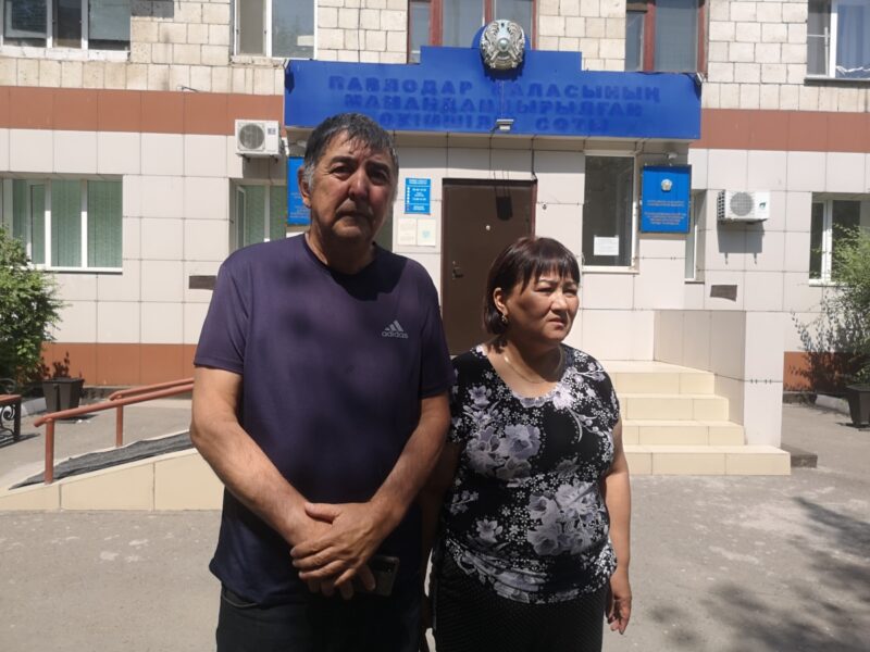 Мог ли аким села Павлодарского подраться в туалете из-за корыта?