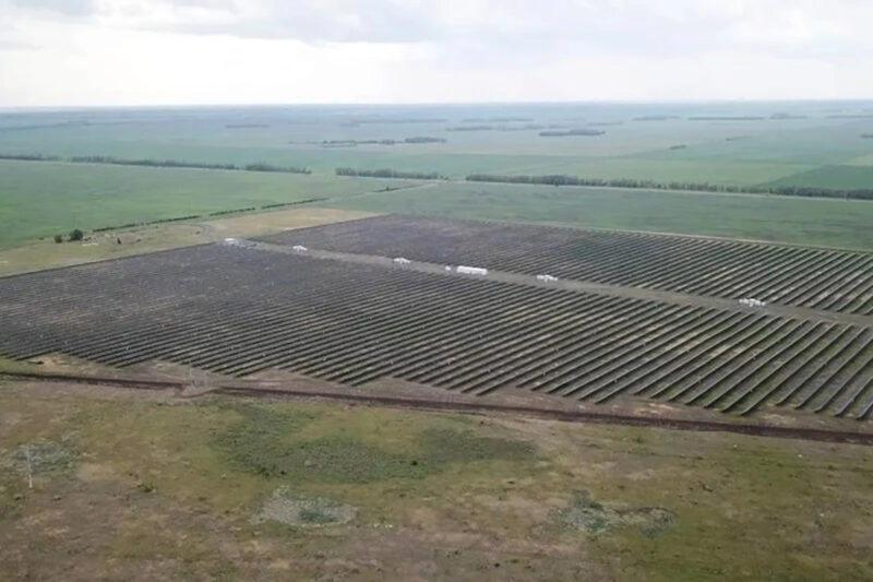 У границы Павлодарской области солнечная станция снабжает энергией район