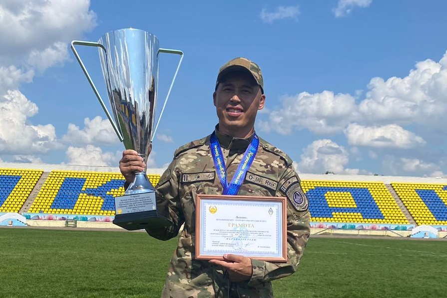 Полицейский из Павлодара стал чемпионам РК по президентскому многоборью