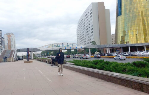 Казахстанцам невыгодно болеть во второй половине месяца