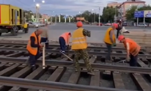 На пересечении Назарбаева и Торайгырова отремонтировали трамвайный переезд
