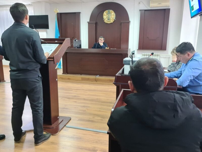 Загадку подушки замакима Павлодара выясняли в уголовном суде
