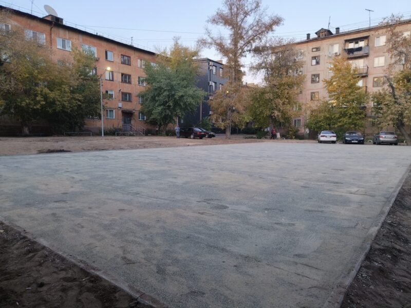 В Павлодаре не успели установить обещанные детские площадки