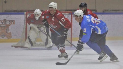 Павлодарские хоккеисты сыграют дома с карагандинцами