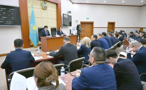 Как казахстанцев хотят спасать от самих себя и проблемных кредиторов