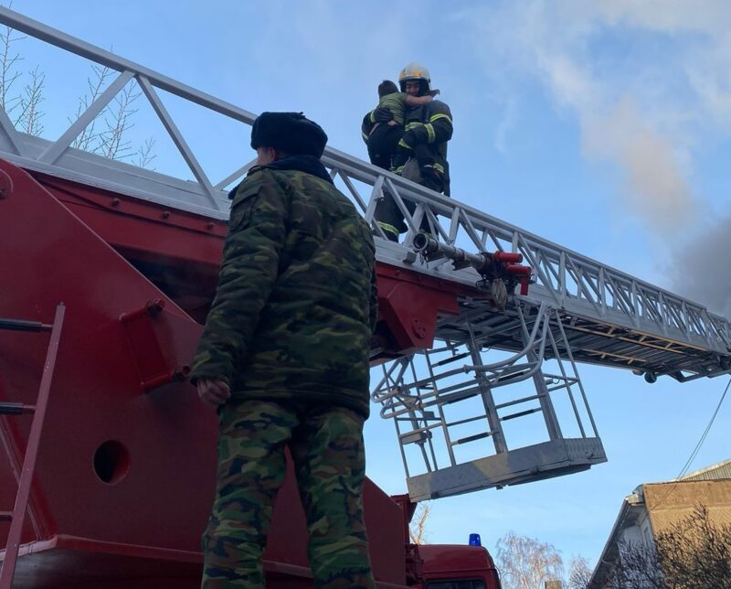 Спасение восьмилетнего мальчика: подробности пожара в Павлодаре