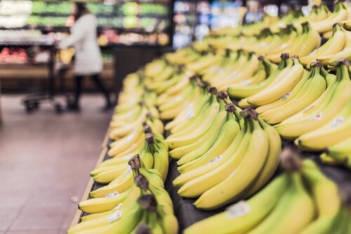 До полутора тысяч тенге за кг подорожали бананы в Павлодаре