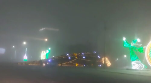 Главная ёлка Павлодара упала из-за штормового ветра