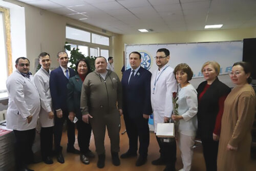 Депутаты Павлодарского областного маслихата поблагодарили врачей за уникальную операцию
