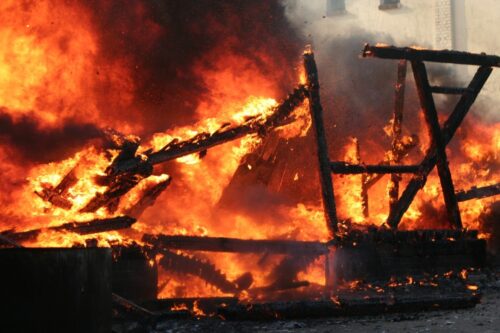 С началом холодов в Павлодарской области при пожарах погибли пятеро человек