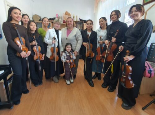 Покорившие Дубай скрипачки Павлодара приступили к новым репетициям