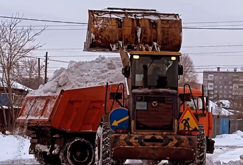 Аким Павлодара потребовал активнее расчищать дворы от снега