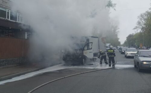 В Павлодаре сгорела грузовая «Газель»