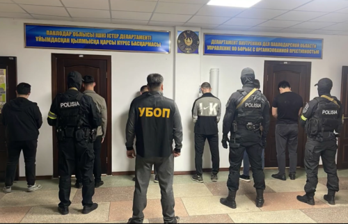 На фейс-контроле в ночных клубах Павлодара стояли охранники-нелегалы  
