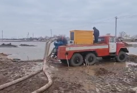 ДЧС: в Павлодарской области на двух участках дорог происходит перелив талых вод