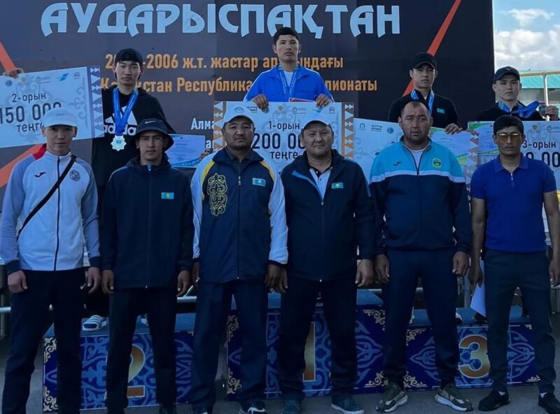 Павлодарец верхом на лошади выиграл серебро чемпионата Казахстана