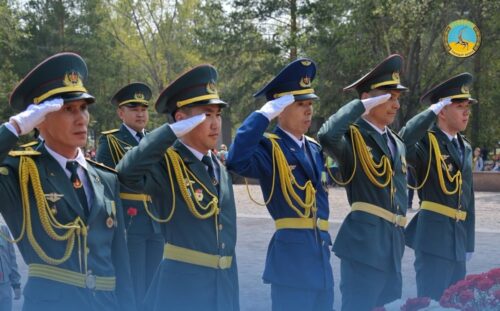Асаин Байханов поздравил павлодарцев с Днем защитника Отечества