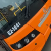 Пассажирский автобус в Павлодаре наехал на крышку люка и был поврежден