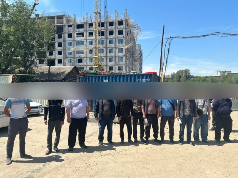 В Павлодаре выявили 81 нелегально работающего иностранца