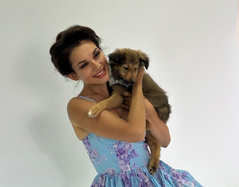 Две звезды: спасенный щенок сфотографировался с Марией Мудряк