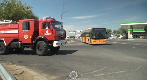 Павлодарцев призвали уступать дорогу спешащему на помощь спецтранспорту