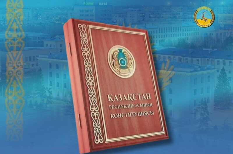 Асаин Байханов поздравил павлодарцев с Днем Конституции