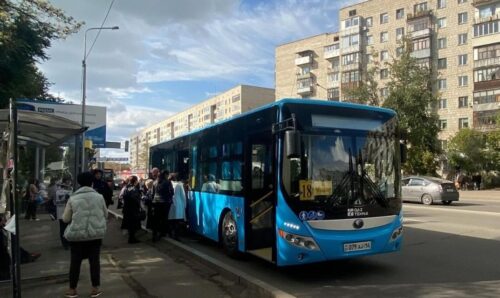 В Павлодаре 1 октября проезд в автобусах и трамваях для пожилых будет бесплатным