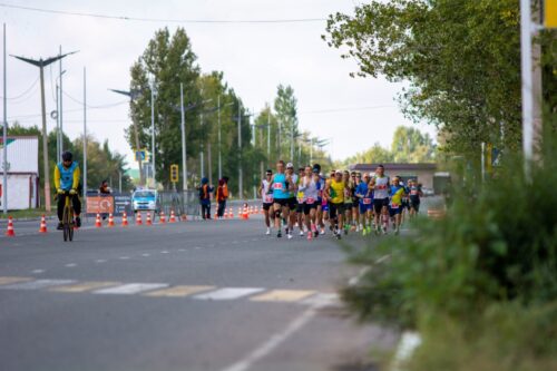 Более тысячи легкоатлетов поучаствовали в забеге ERG Run fest