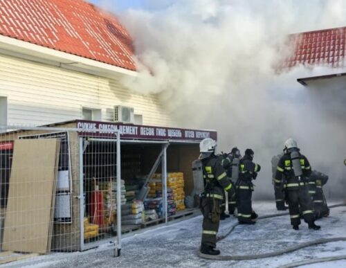 В Павлодаре при пожаре в строительном магазине погиб 60-летний мужчина