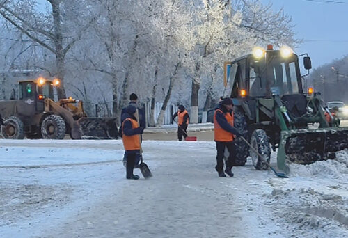 Последствия снегопада: в Павлодаре круглосуточно убирают улицы