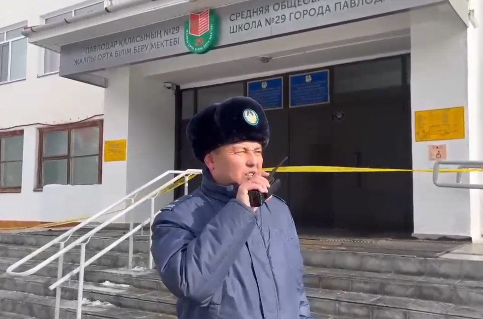 В Павлодаре завели дело после ложных сообщений о бомбах в школах