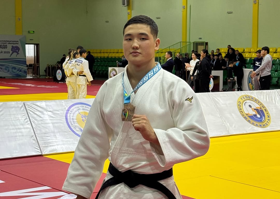 Павлодарец завоевал бронзу на Молодежных играх по дзюдо
