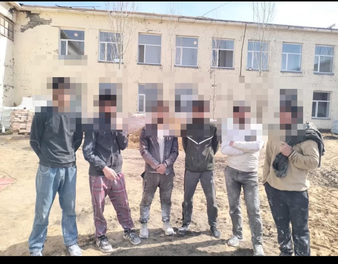 Нелегалов незаконно привлекли к ремонту школы в Павлодарской области