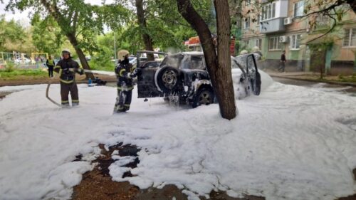 В Павлодаре в припаркованном внедорожнике взорвался газовый баллон
