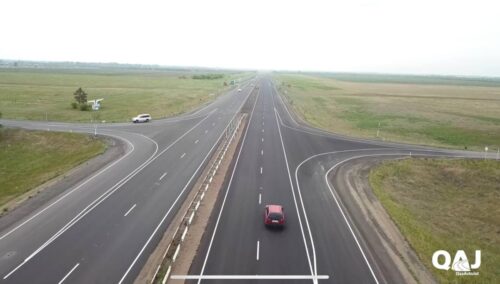 В Павлодарской области впервые в стране с дорожниками рассчитались цифровым тенге