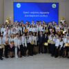 Асаин Байханов вручил денежные сертификаты одаренным школьникам