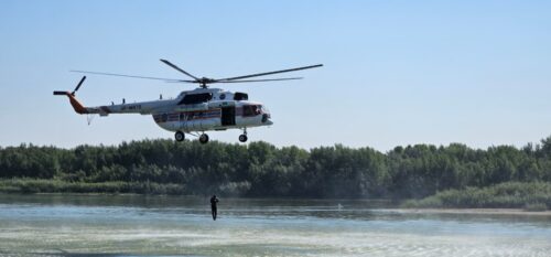 Учения по спасению людей с помощью вертолета провели в Павлодаре  