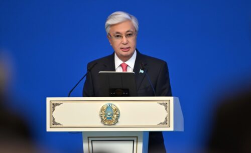 Токаев предложил внести поправки в закон «О статусе педагога» для защиты прав учителей