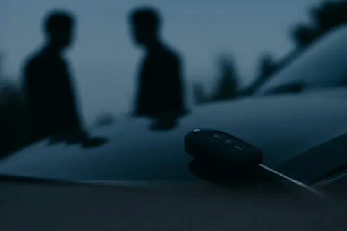 Банда черных автодилеров превращает сгнившие жигули в люксовые мерседесы