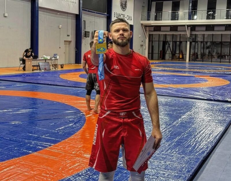 Павлодарский боец нокаутировал соперника из Украины за 27 секунд