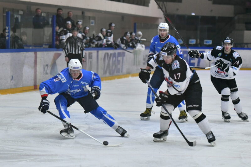 Павлодарские хоккеисты сыграют дома со столичным «Номадом»